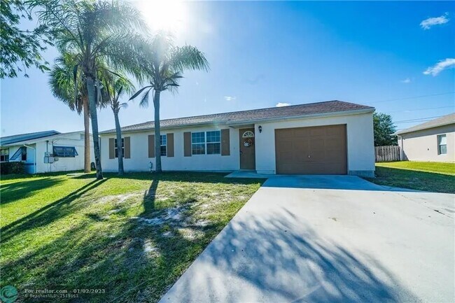 Foto del edificio - 2014 SE Berkshire Blvd