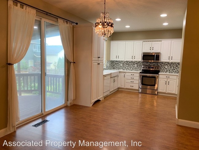 Foto del edificio - 4 br, 2.5 bath House - 626 NW Tree Haven Dr