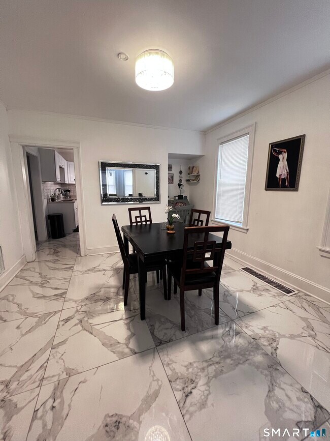 Foto del edificio - 54 Ward Pl