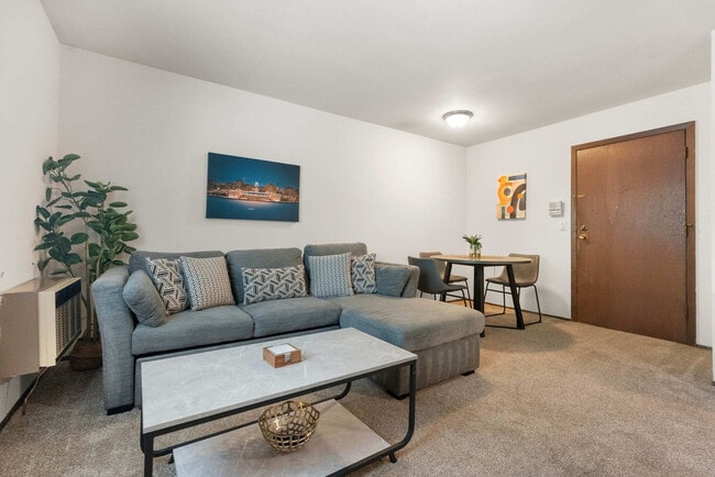 Building Photo - 2601 University Ave