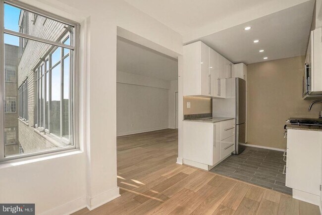Building Photo - 1711 Massachusetts Ave NW