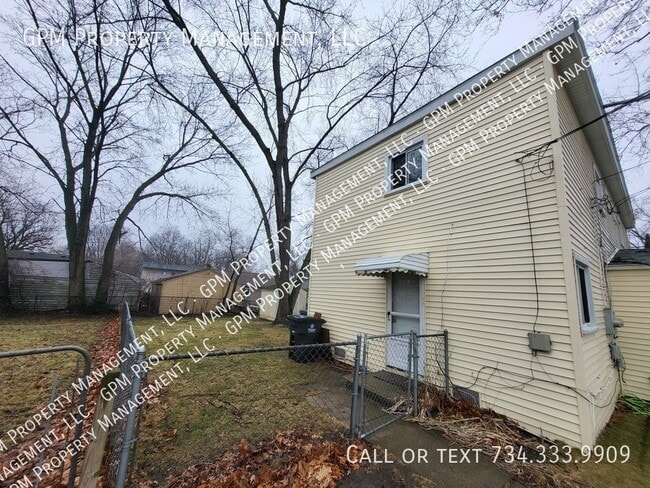 Building Photo - 32009 Ottawa St