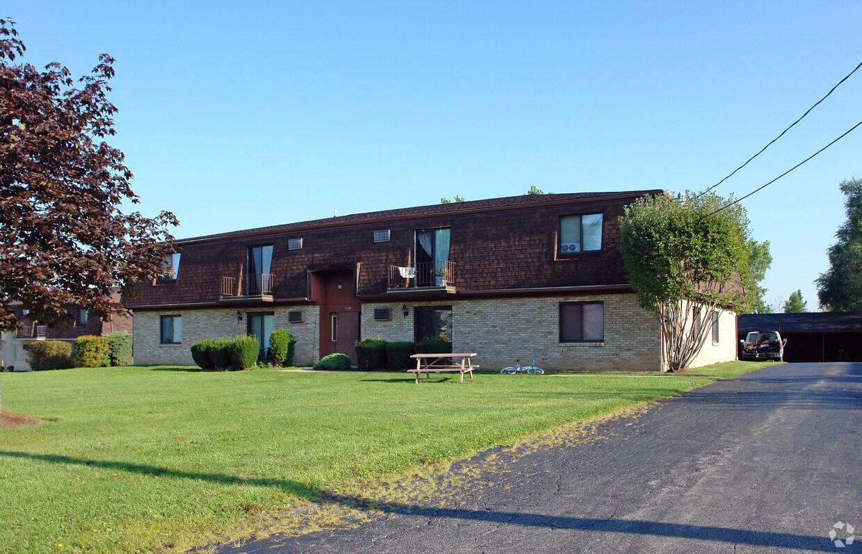 8091 Raglan Ext, Warren, OH 44484 Apartments in Warren, OH