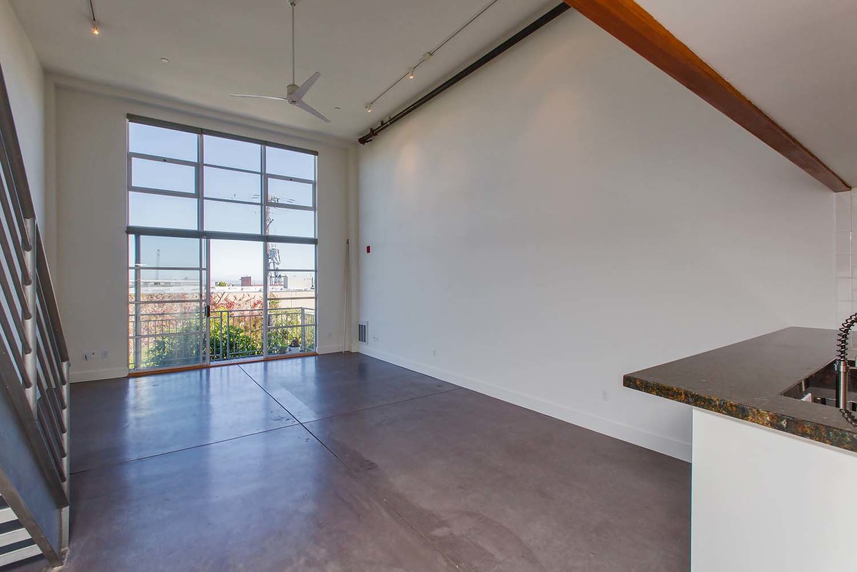 Primary Photo - Renovated Dogpatch Loft