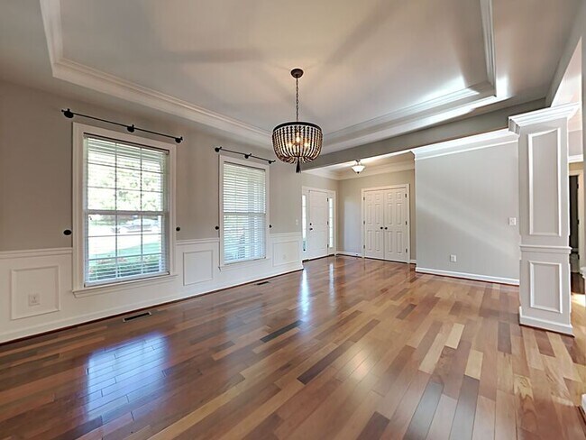 Building Photo - 1104 Pin Oak Ln