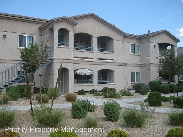 Foto principal - 2291 W Horizon Ridge Pkwy