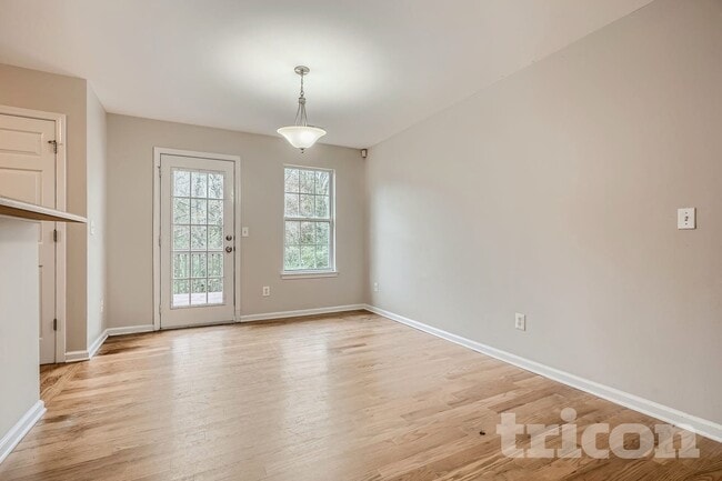 Building Photo - 3160 Brookfield Dr SW