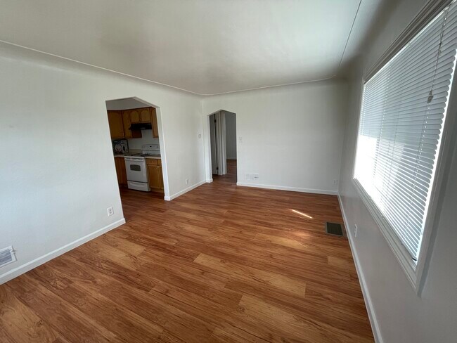 Foto del edificio - 1101 Nome St