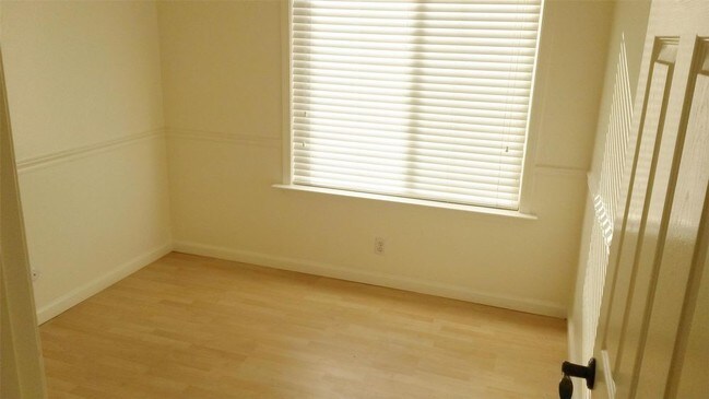 Foto del edificio - 129 Rainier Ln