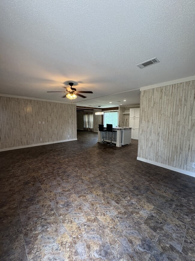 Foto del edificio - 1343 Clifford Rogers Rd