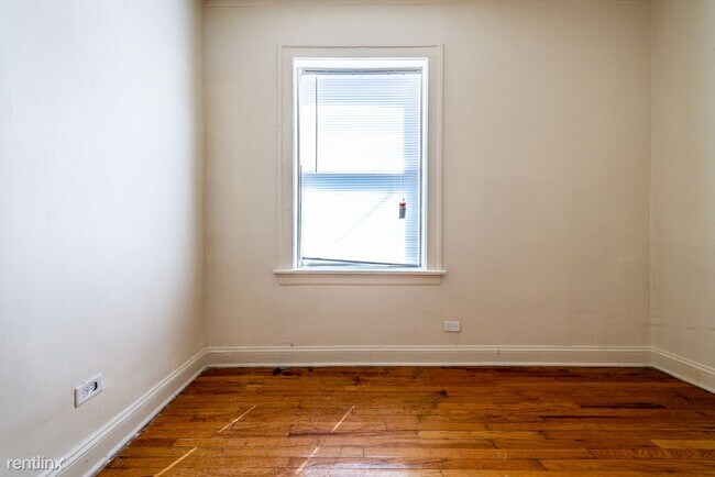 Building Photo - 2 br, 1 bath Apartment - 8001 S Carpenter St