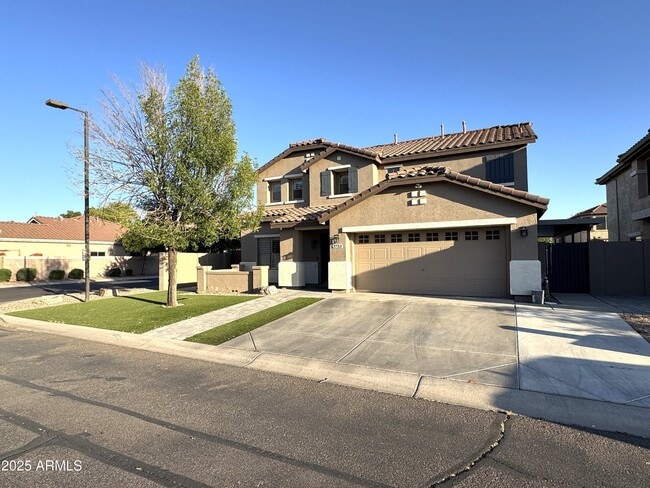Building Photo - 3733 E Orchid Ct