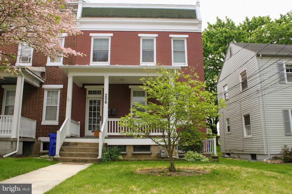 Primary Photo - 206 E 8th St