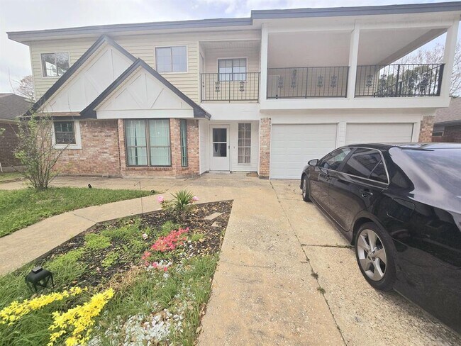 Building Photo - 18711 Long Trace Dr