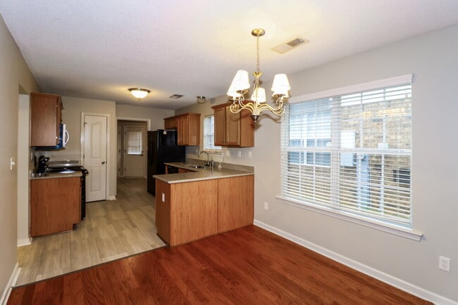 Building Photo - 8595 Griffin Park Dr