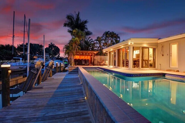 Foto del edificio - 2525 Gulfstream Ln