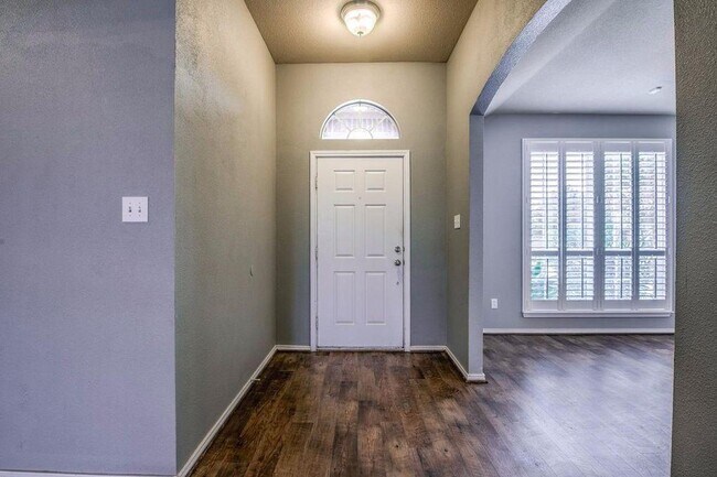 Building Photo - 10405 Lynnhaven Pl