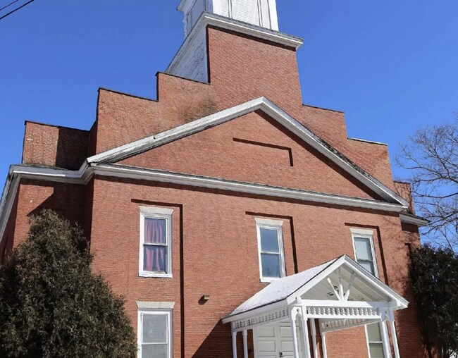 10 Gagnon Hill Rd, Somersworth, NH 03878 Condo for Rent in