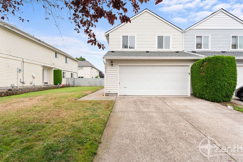 Foto principal - 3012 NE 116th Ave