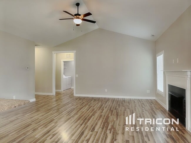 Building Photo - 33 Abba Cir
