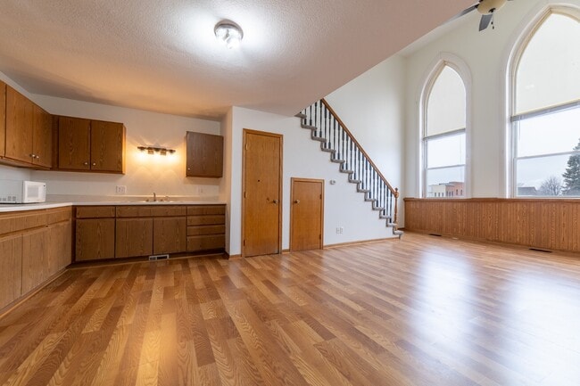 Building Photo - 107 N 1st St