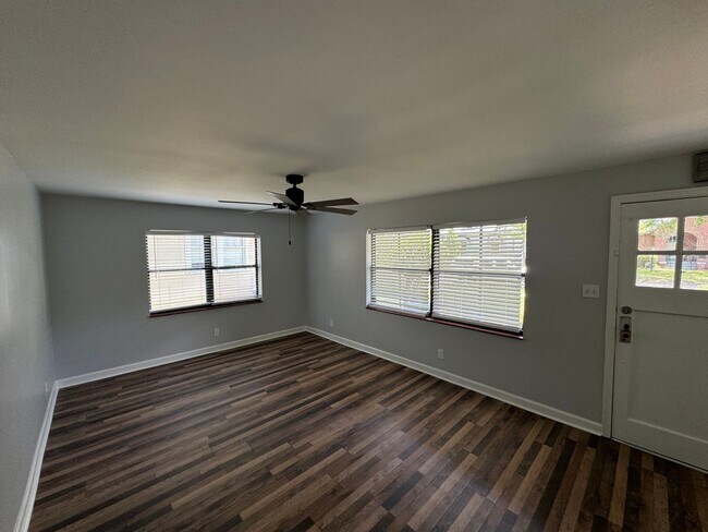 Building Photo - 1284 Ingleside Ave