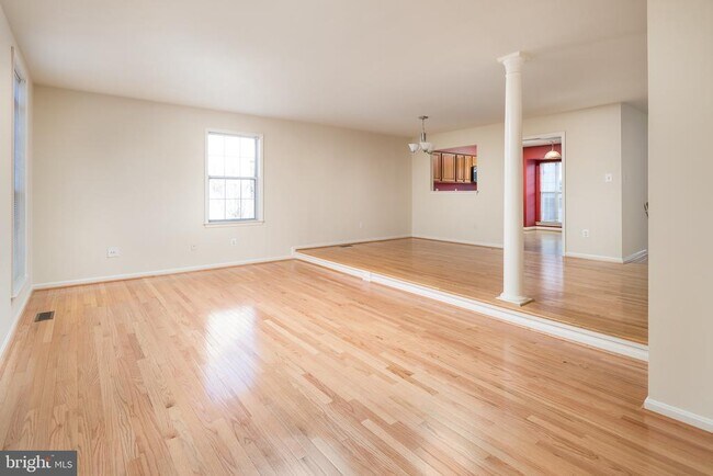 Building Photo - 6892 Kerrywood Cir