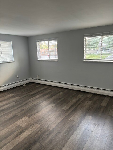 Sala de estar - 4914 Charlemar Dr