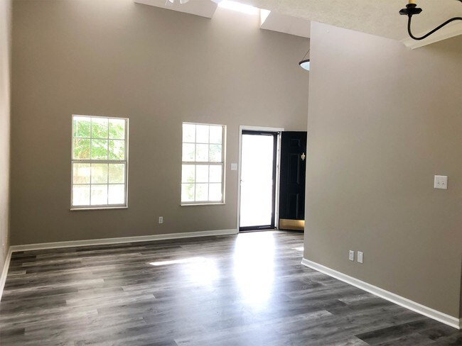 Building Photo - 1237 Edenbridge Way