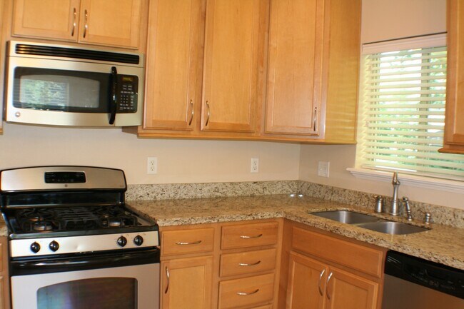 Building Photo - Beautiful Orem home for rent!