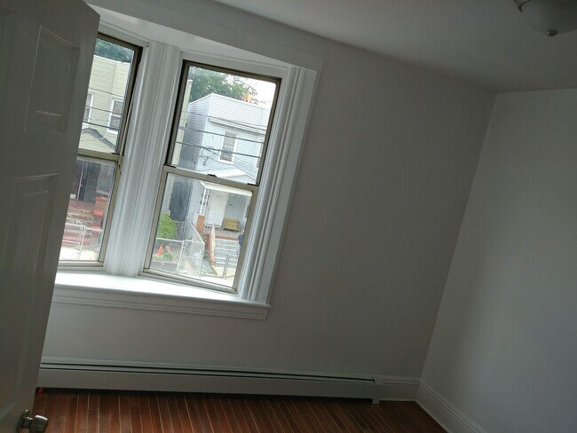Foto del edificio - 33 Fulton Ave