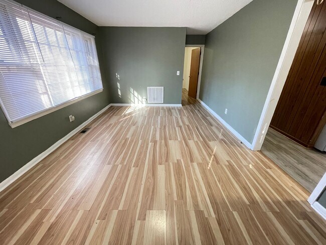 Foto del edificio - Fantastic location near downtown Pittsboro for this 2br duplex !