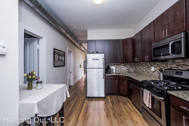 Foto del edificio - 2237 W Armitage Ave