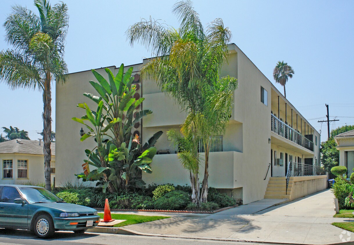 Building Photo - 4053 Irving Pl