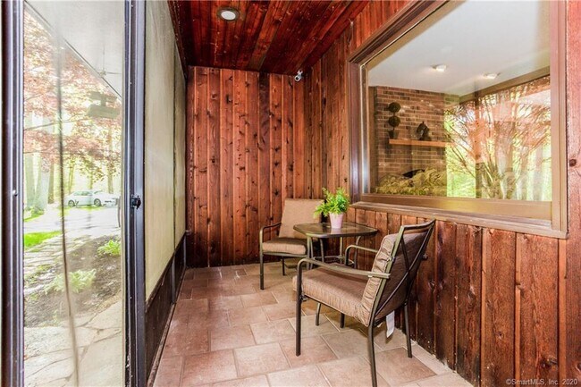 Building Photo - 51 Luchon Rd