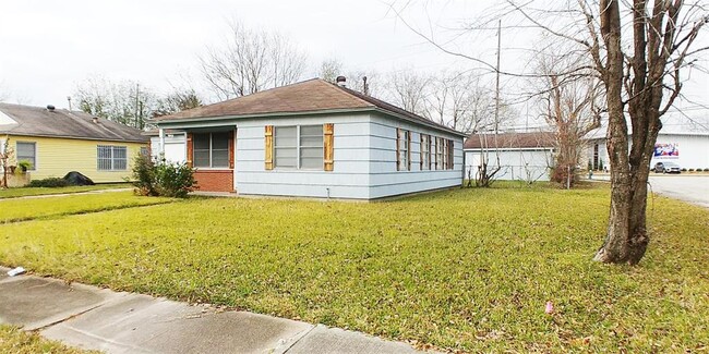 Building Photo - 6923 Oak Hill