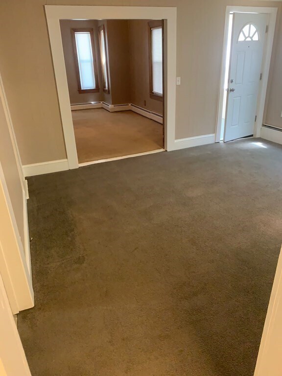 Building Photo - 11 Autumn St