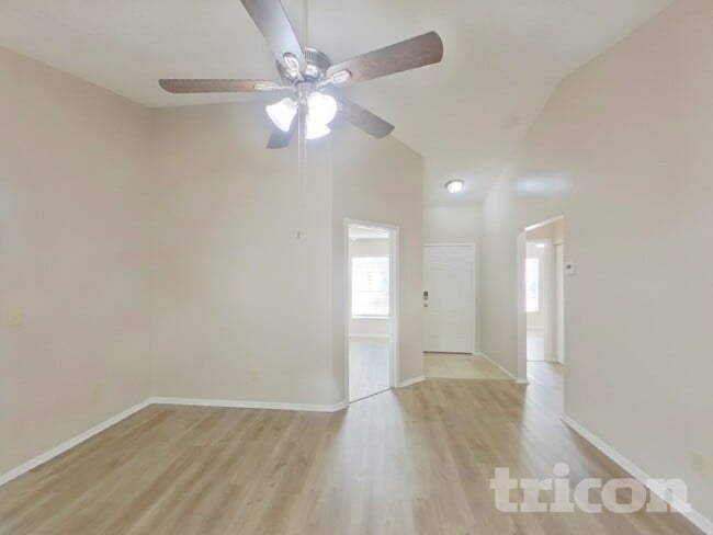 Foto del edificio - 2017 Rudder Dr