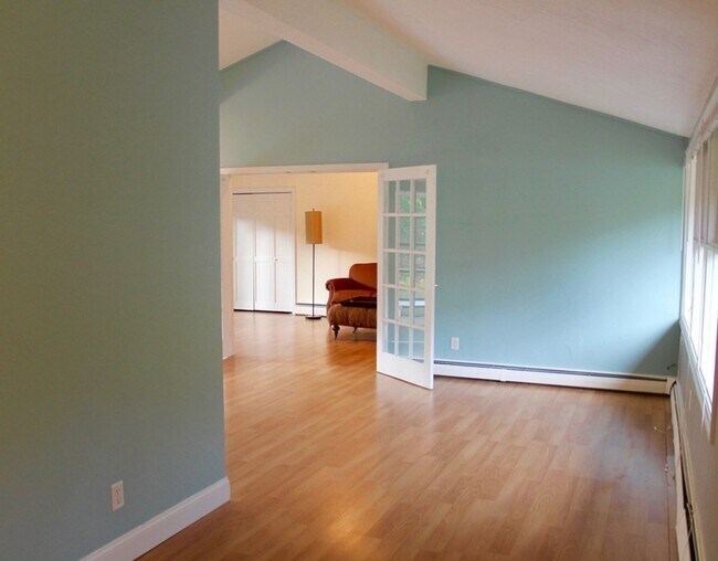 Building Photo - 7 Turning Mill Rd