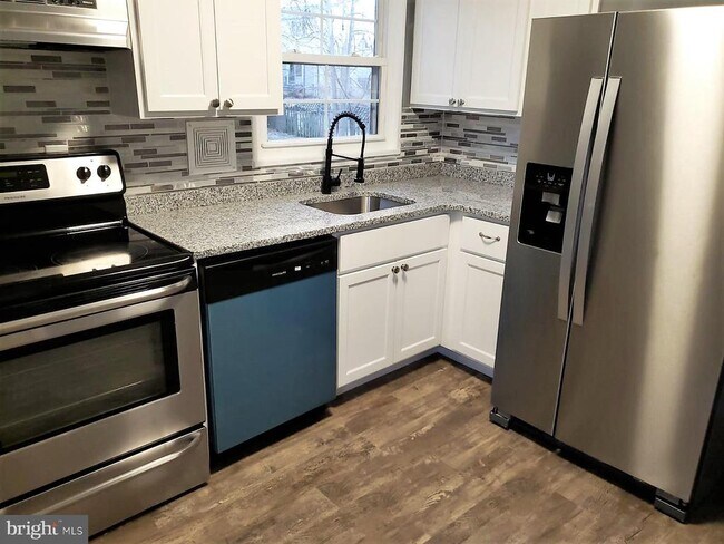 Foto del edificio - 1314 Woodbridge Rd
