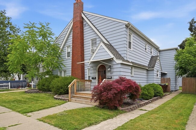 Building Photo - 707 Harrison St
