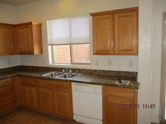 Building Photo - 6845 Babbler St