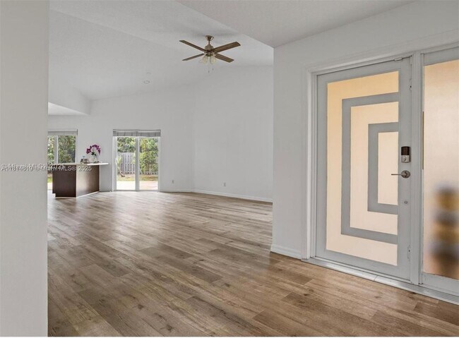 Foto del edificio - 11041 SW 11th Ct