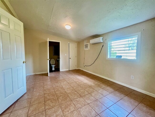 Foto del edificio - 547 W Obion Rd