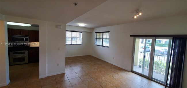 Foto del edificio - 8833 NW 107th Ct