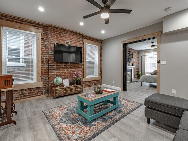 Building Photo - 3853 McRee Ave