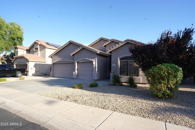 Foto del edificio - 7227 W Paradise Ln