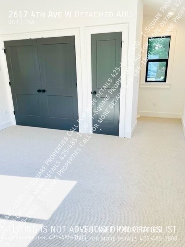 Foto del edificio - JUST LISTED !!  Great Amazing LOCATION!!  ...