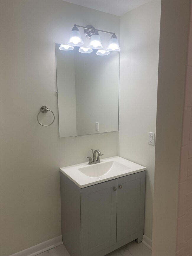 Foto del edificio - 1416 W 37th St
