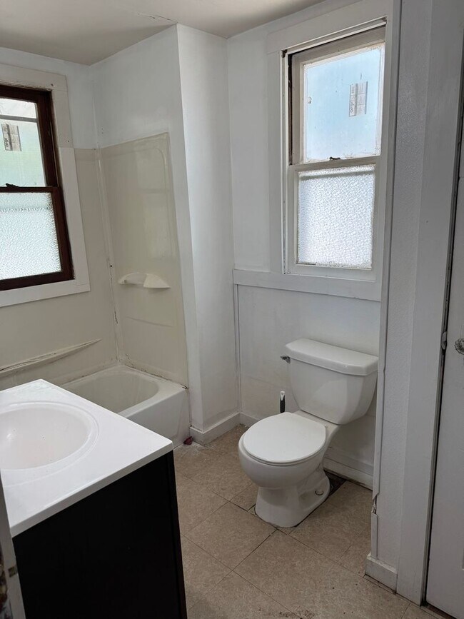 Foto del edificio - 2 Bedroom 1 Bath Home $1000.00